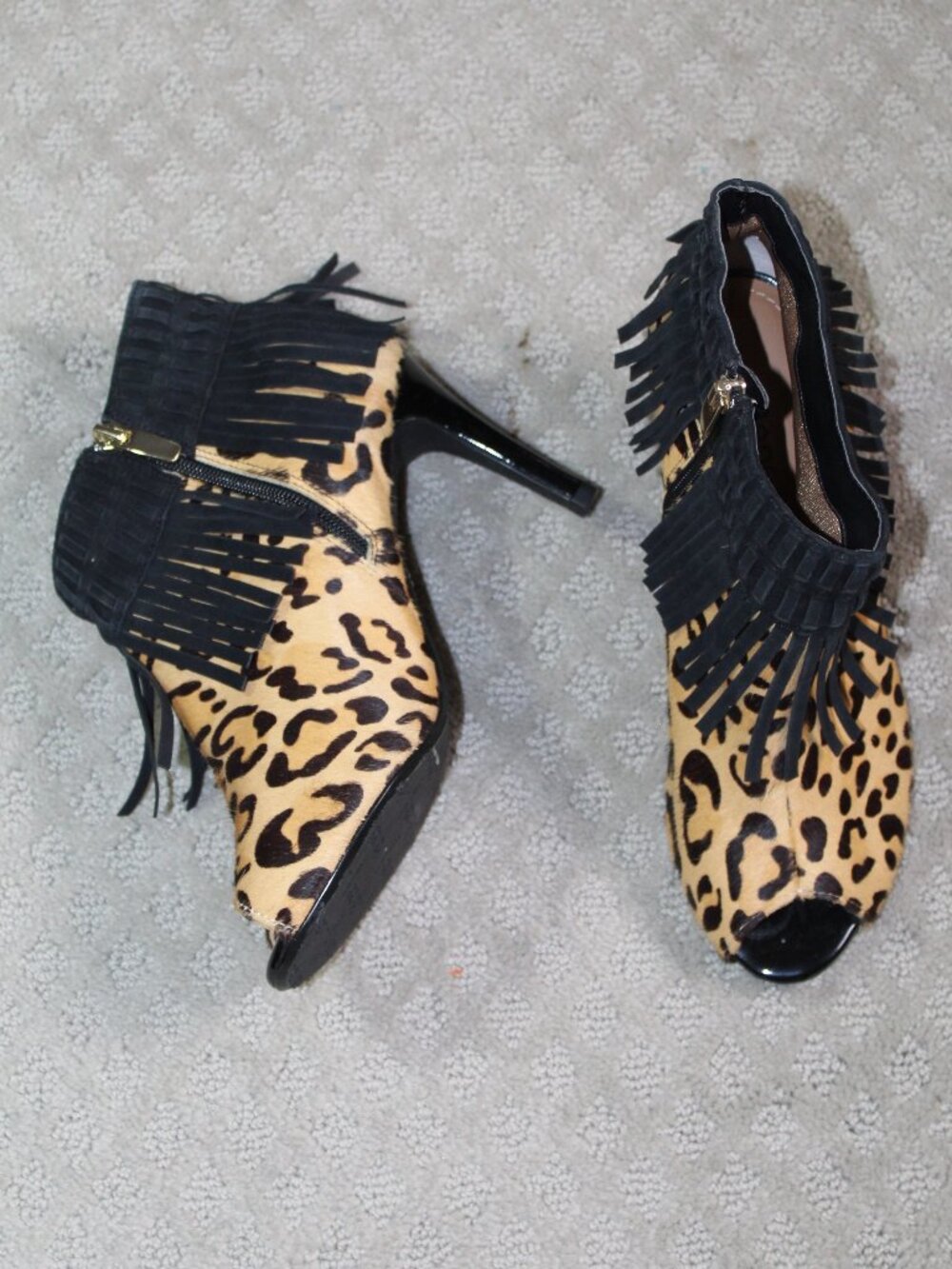 J Renee Saharra Size 7.5W Pony Hair Cheetah Print Black Fringe Side Zip Heels